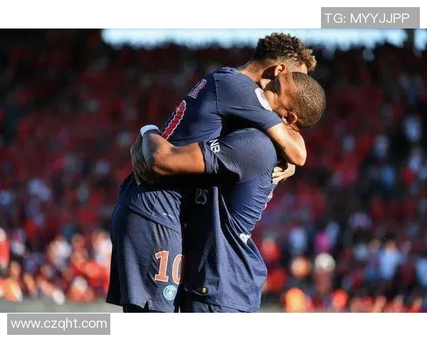 意甲焦点战：里昂与热刺互交白卷引发全场热议