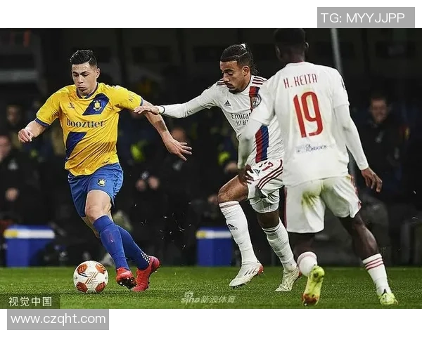 欧联杯精彩对决里昂大胜那不勒斯神奇扑救点燃全场激情 欧联杯精彩对决里昂大胜那不勒斯神奇扑救点燃全场激情