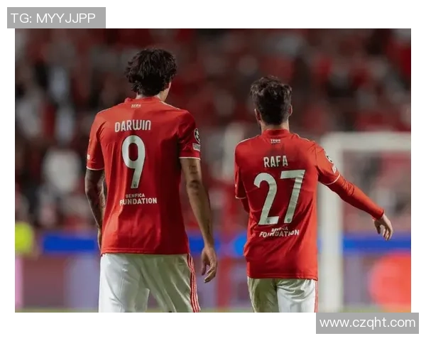 世界杯精彩对决本菲卡与多特蒙德战成平局转会传闻引发热议