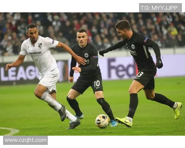 足总杯焦点战:皇马与巴黎圣日耳曼激战成平局战术解析引发热议 足总杯焦点战:皇马与巴黎圣日耳曼激战成平局战术解析引发热议